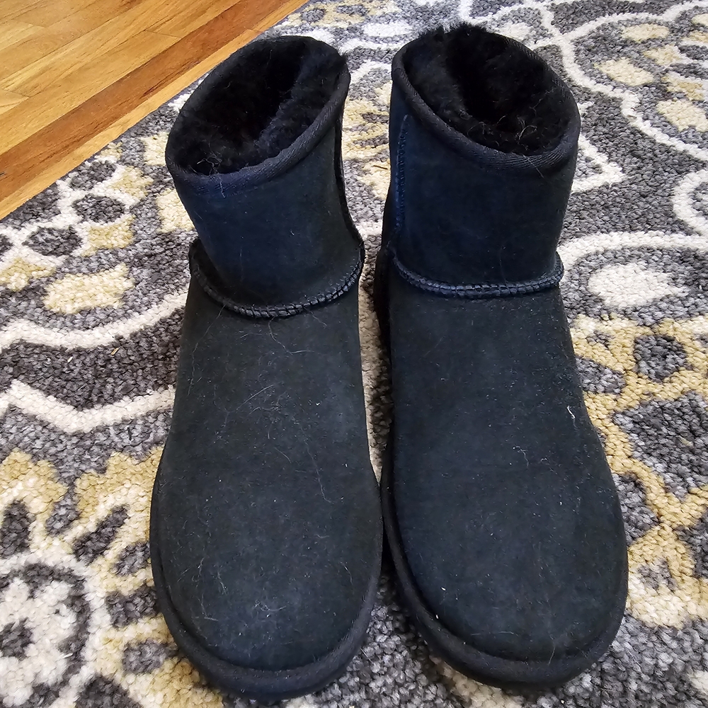 Cozy Black Shearling Boots